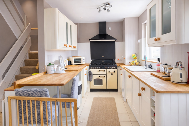 Property photo 3 of 13 Kitchen