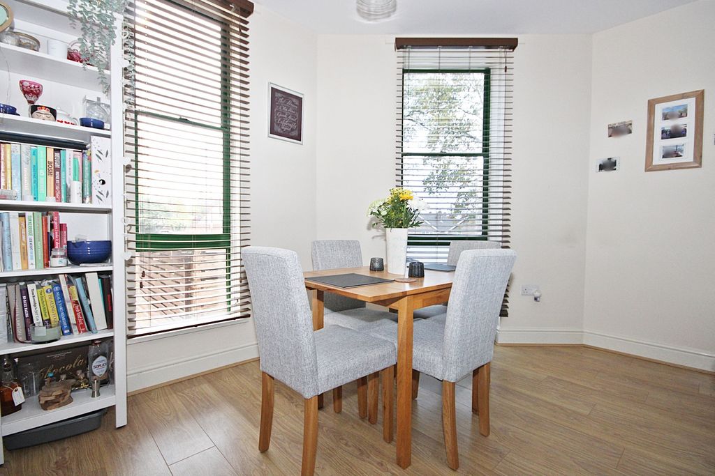 Property photo 3 of 8 4632385