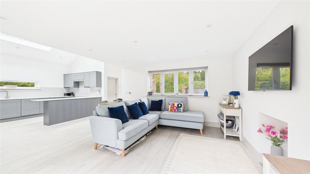 Property photo 3 of 25 Picture 3