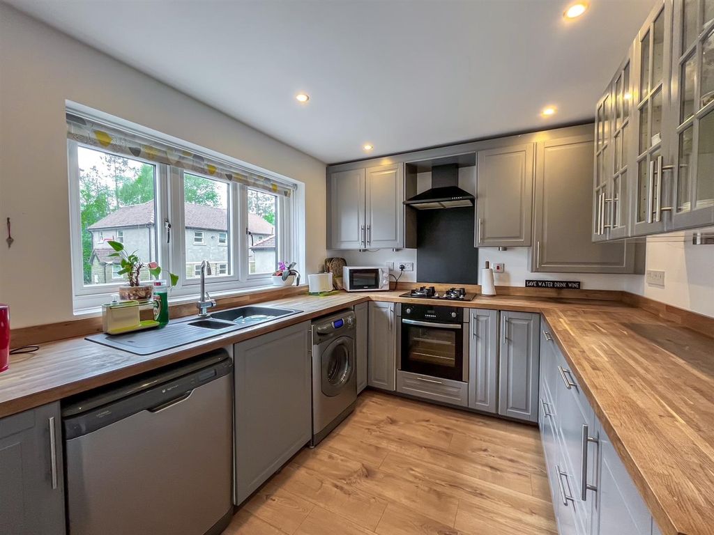 Property photo 2 of 19 Kitchen