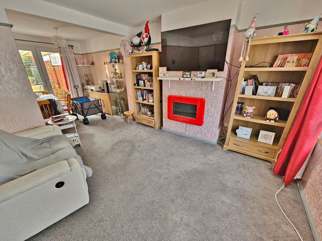 Property photo 2 of 14
