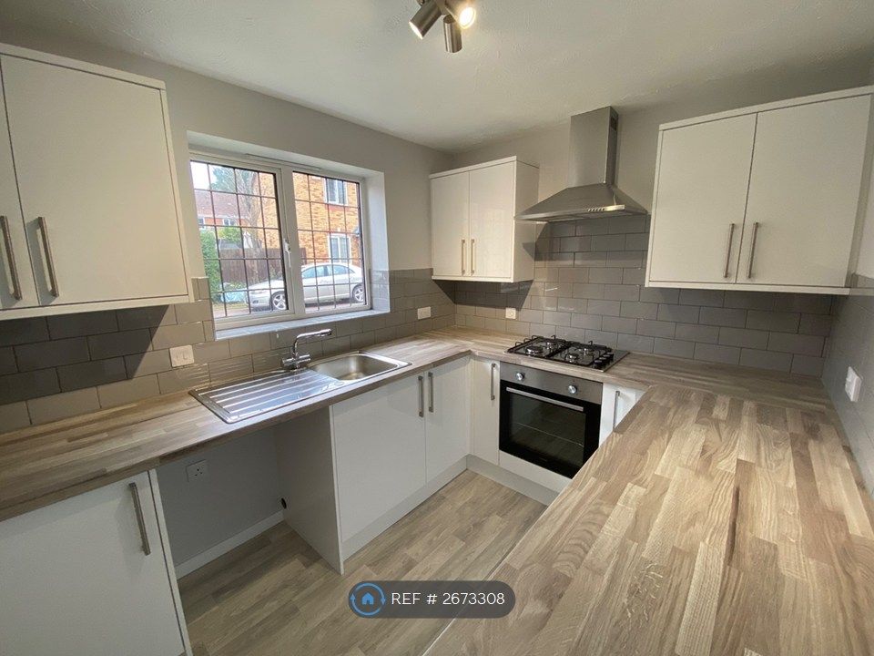 Property photo 2 of 7 Kitchen