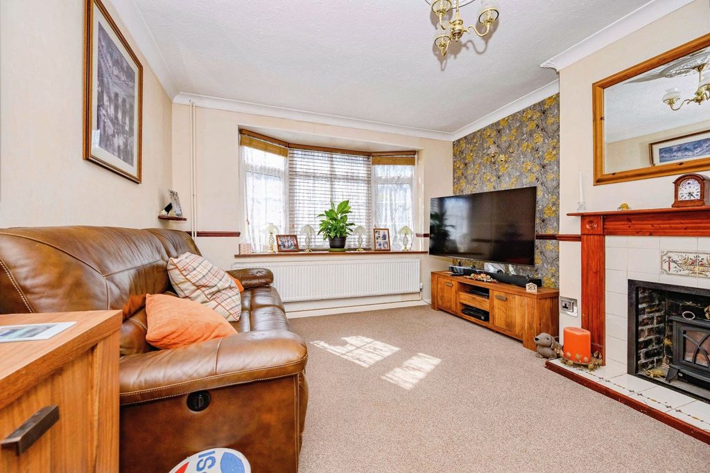 Property photo 3 of 17 Pbox-Img.Jpg