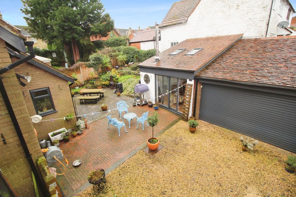 Property photo 2 of 37