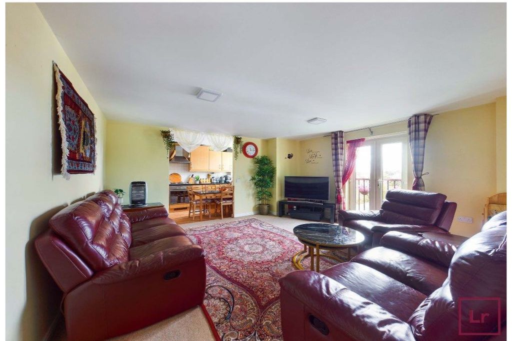 Property photo 3 of 5