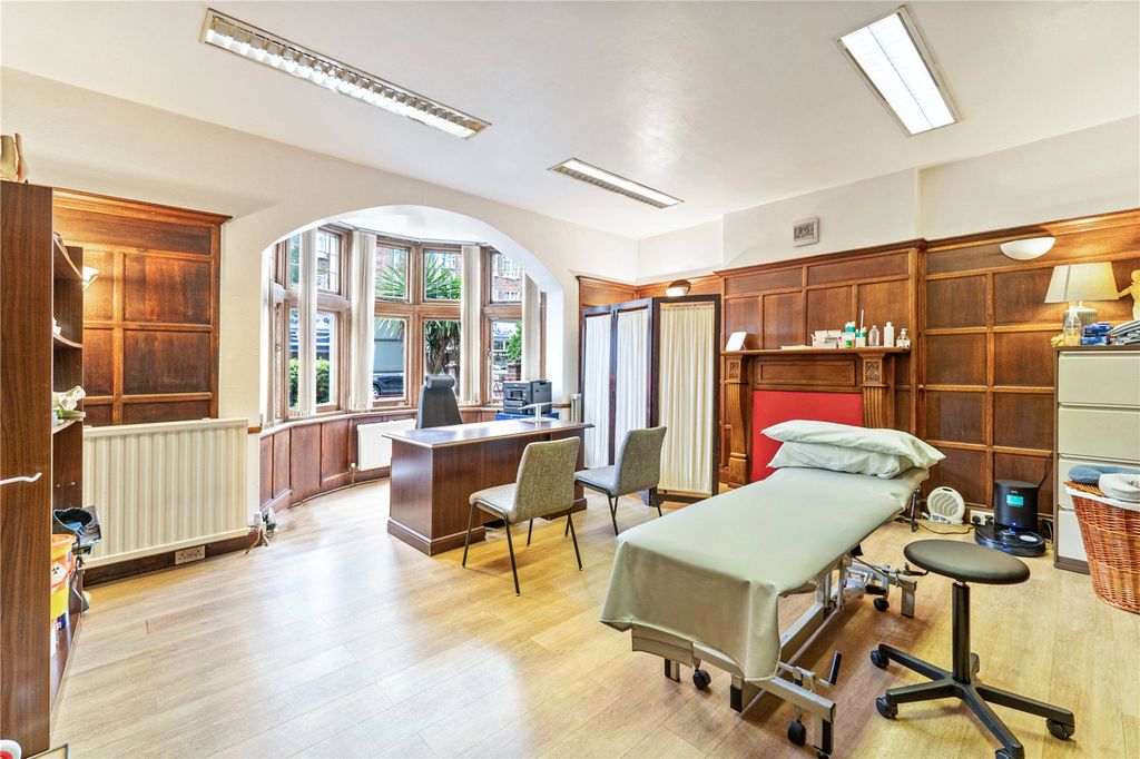 Property photo 3 of 13 Ground Floor