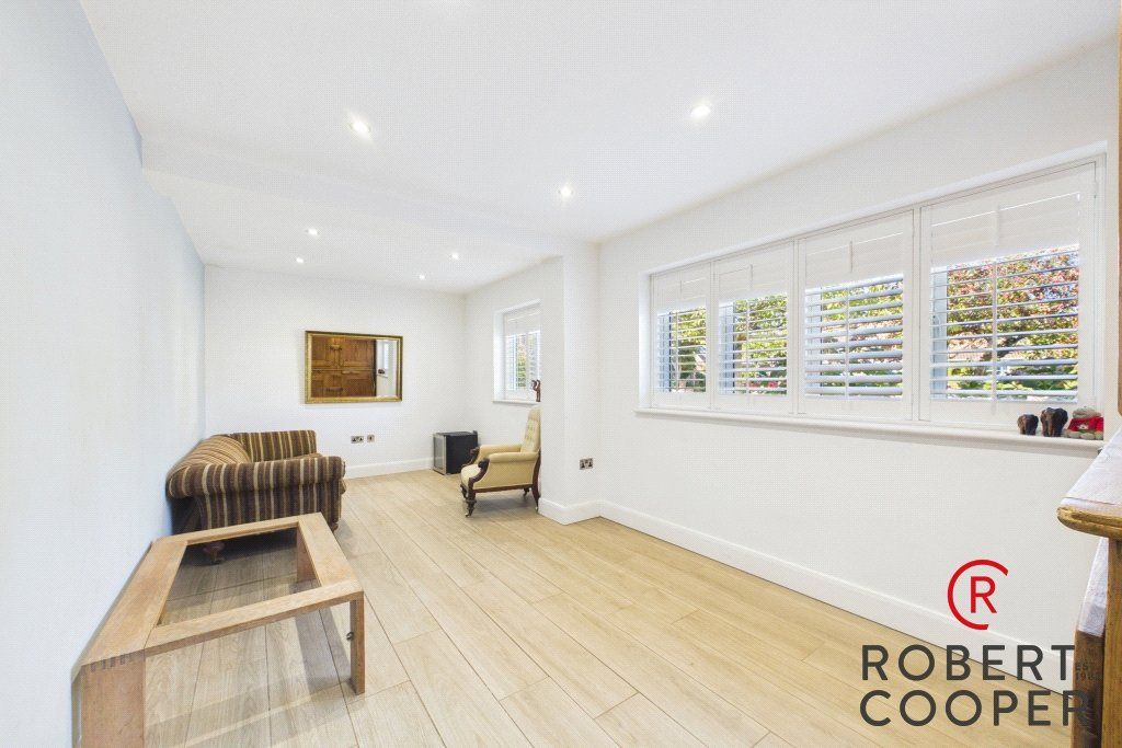Property photo 3 of 17 Picture No. 02