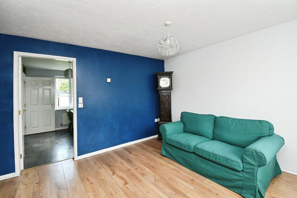 Property photo 2 of 16 Photo