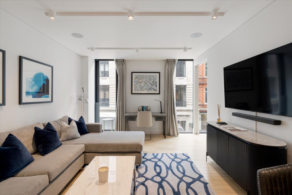 Property photo 3 of 23 Image