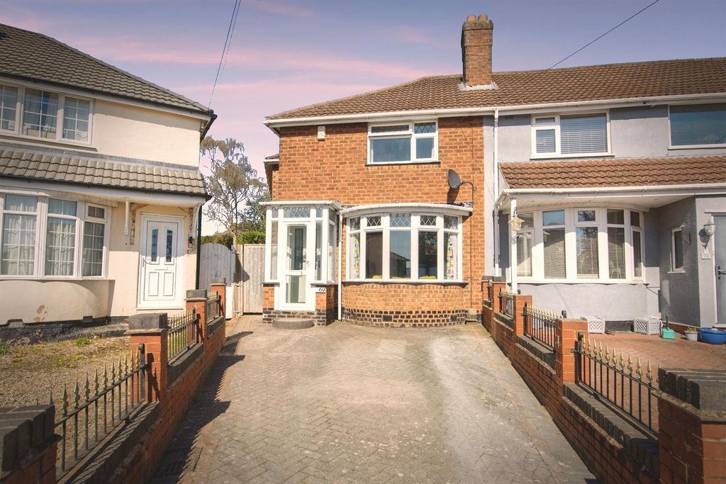 Property photo 1 of 21 Approach