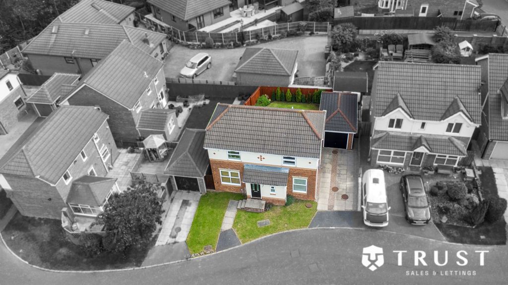 Property photo 1 of 32