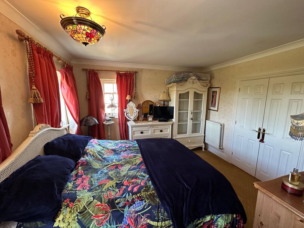 Property photo 2 of 5
