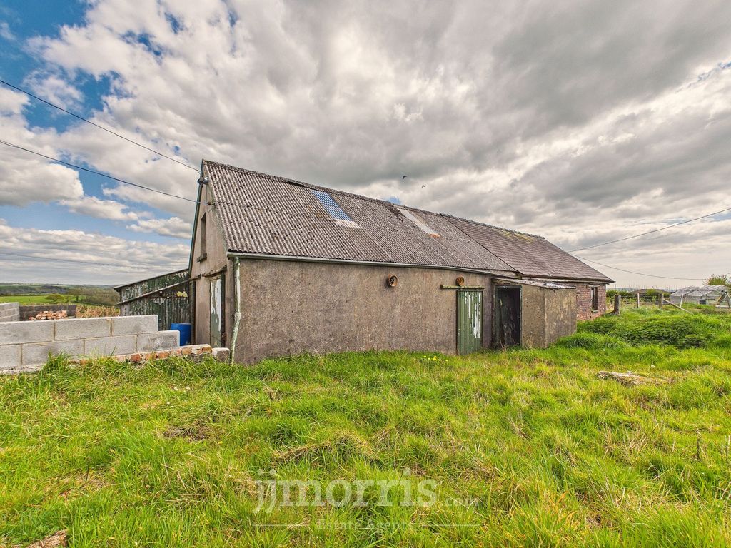 Property photo 3 of 10