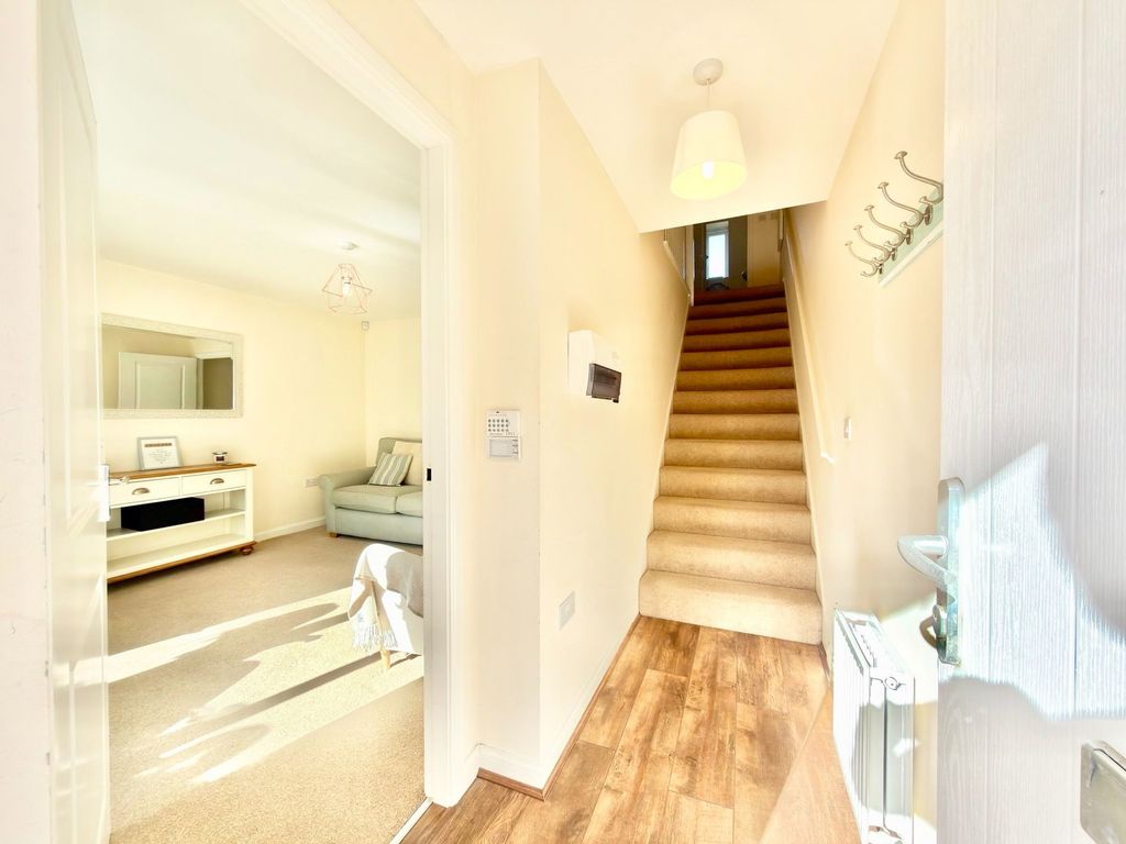 Property photo 3 of 34