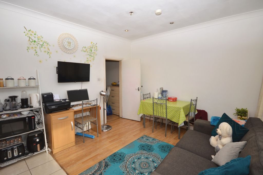 Property photo 1 of 6 1
