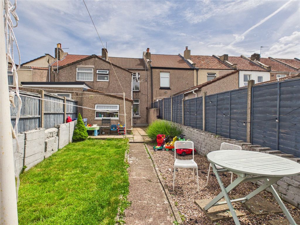 Property photo 2 of 10 Picture No. 11