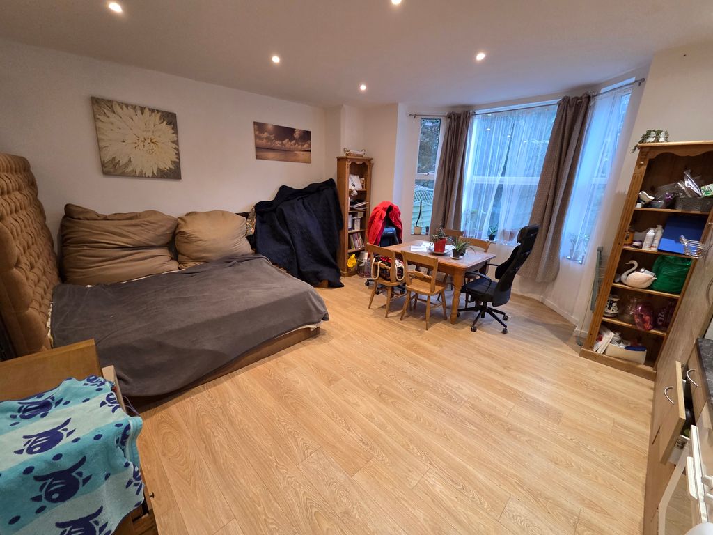 Property photo 3 of 5 Image