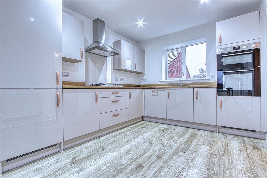 Property photo 3 of 23 Kitchen Diner