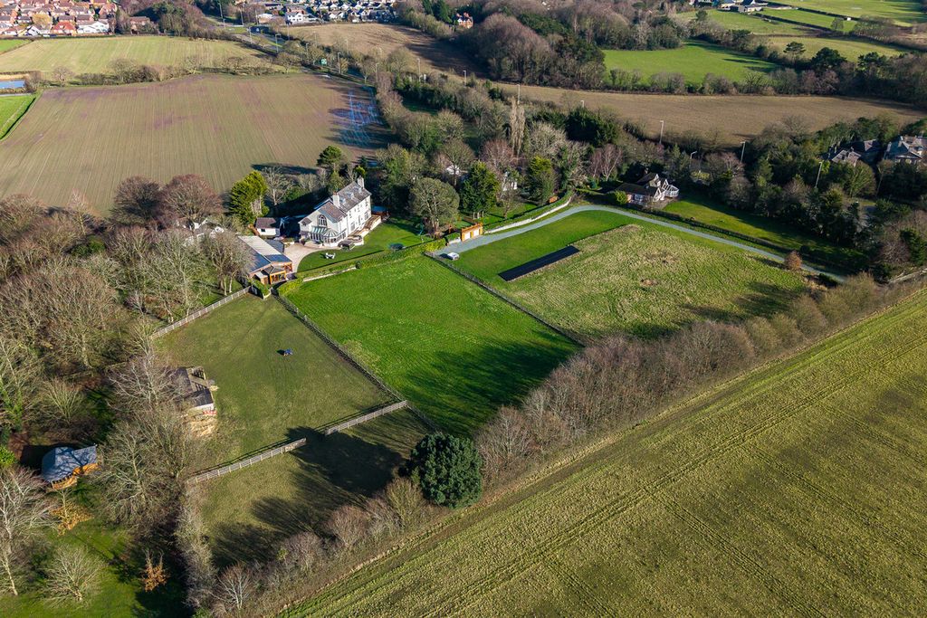 Property photo 2 of 48