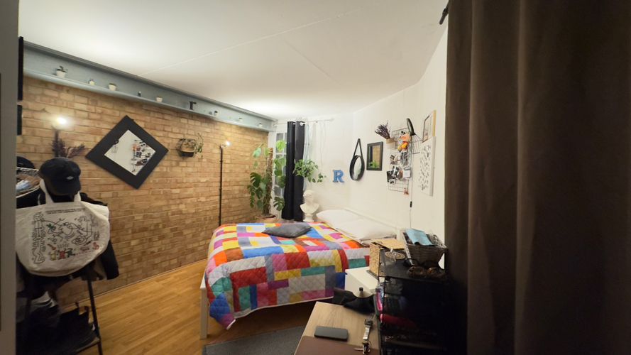 Property photo 1 of 11 Cover