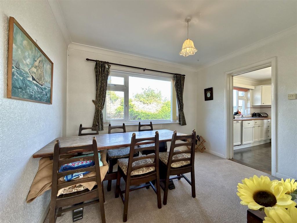 Property photo 3 of 14 Dining Room.Jpg