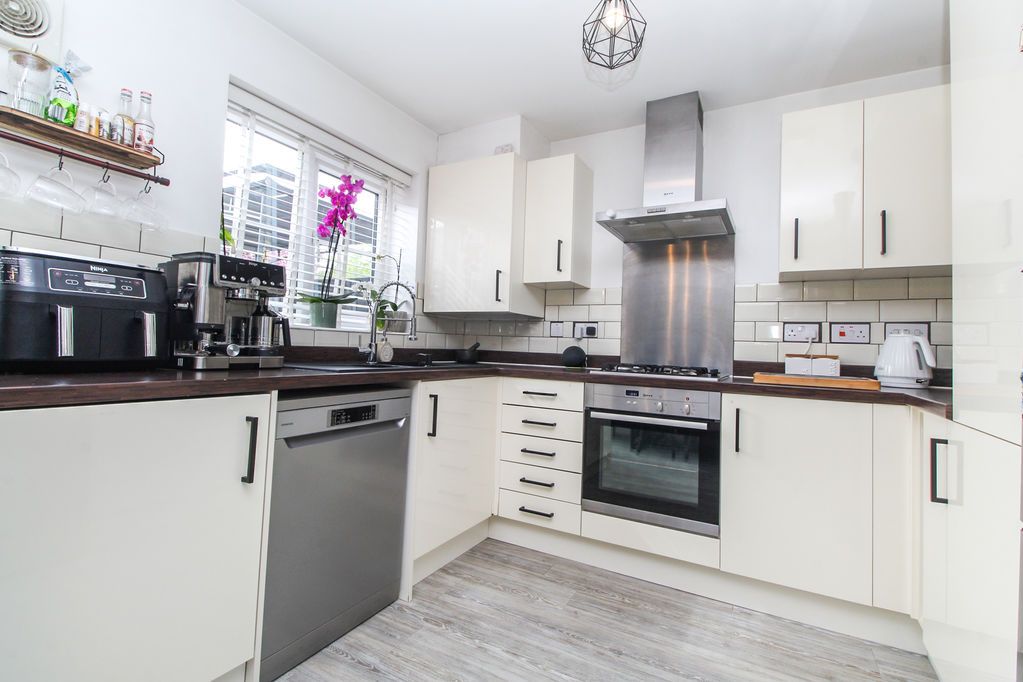 Property photo 2 of 14 Kitchen/Diner