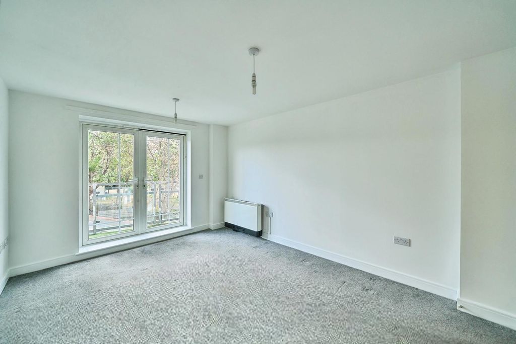 Property photo 3 of 19 Pbox-Img.Jpg