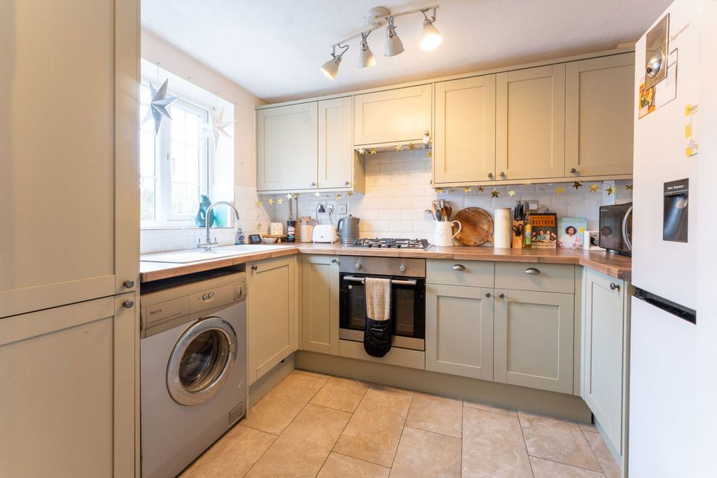 Property photo 3 of 14