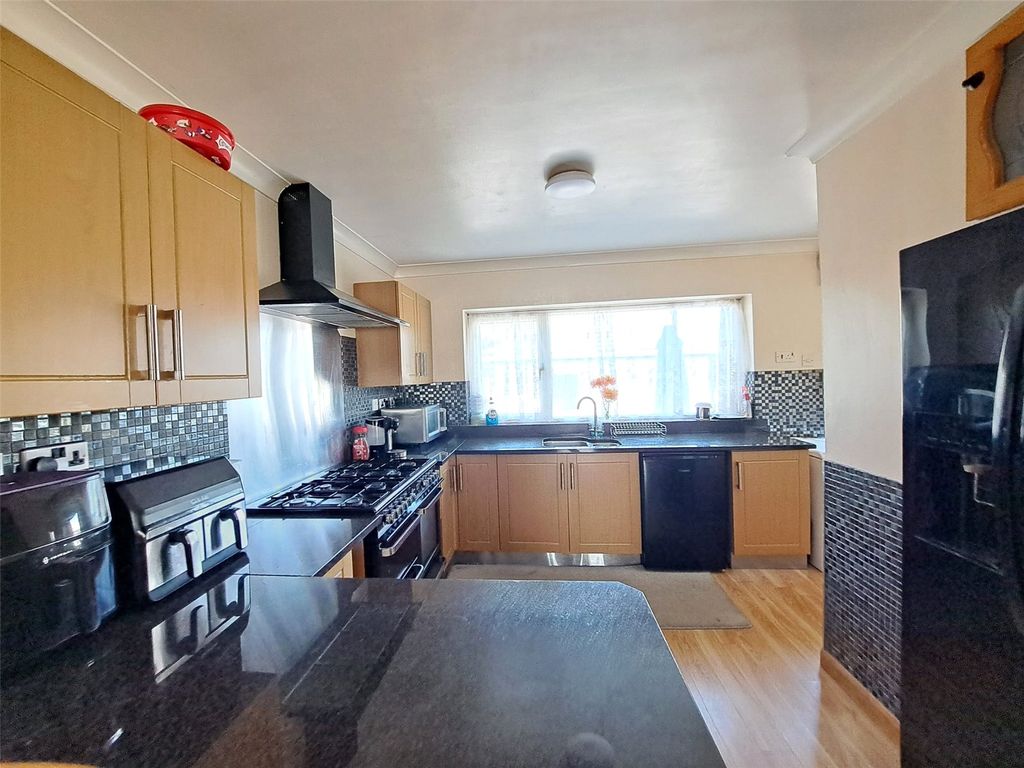 Property photo 3 of 30 Picture No. 36