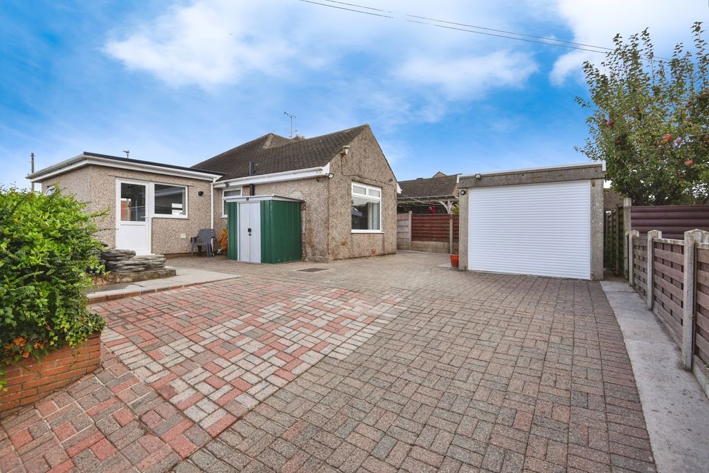 Property photo 2 of 17 Photo