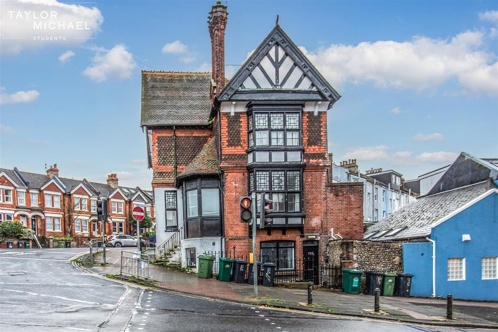 Property photo 1 of 13 Front