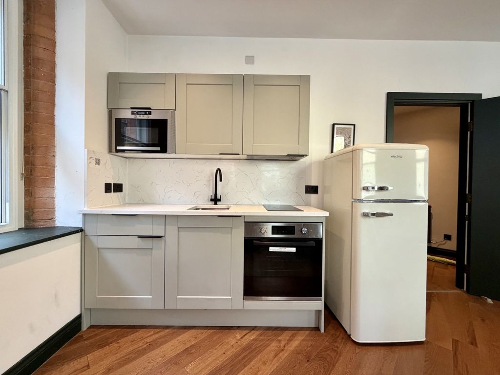 Property photo 3 of 10 6E596B2A-Eea1-4Cbf-B3c9-Fee2c8Bf8d25