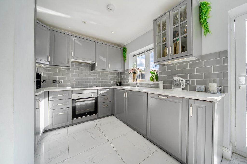 Property photo 2 of 23 1538375-23-6Ae09B...