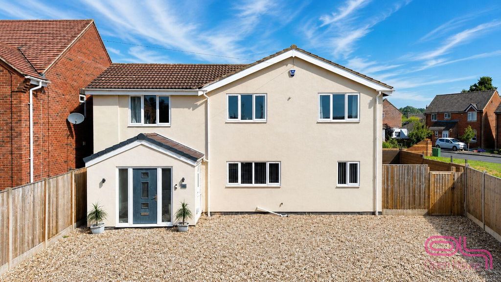 Property photo 1 of 34 Alma Road, Newhall (1).Jpg