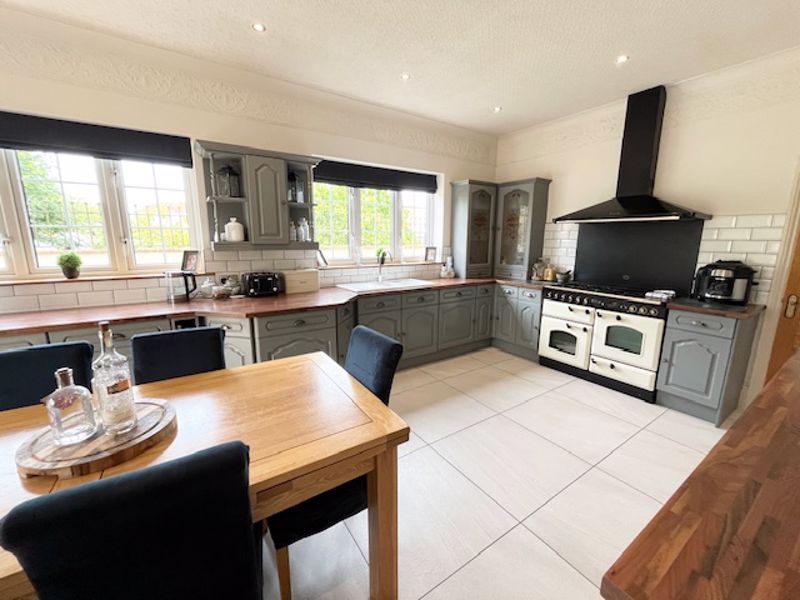 Property photo 3 of 39 Kitchen/Diner
