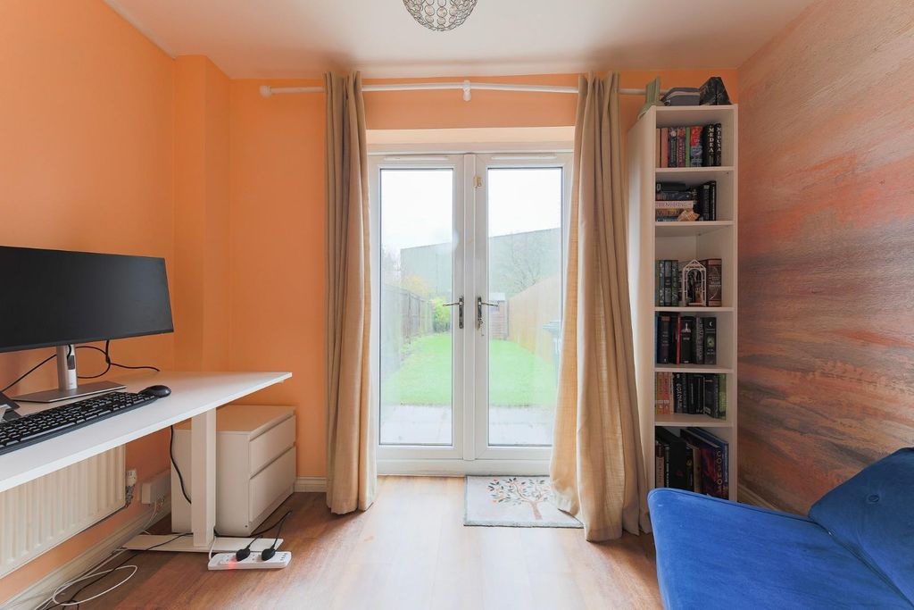 Property photo 3 of 16 Bedroom