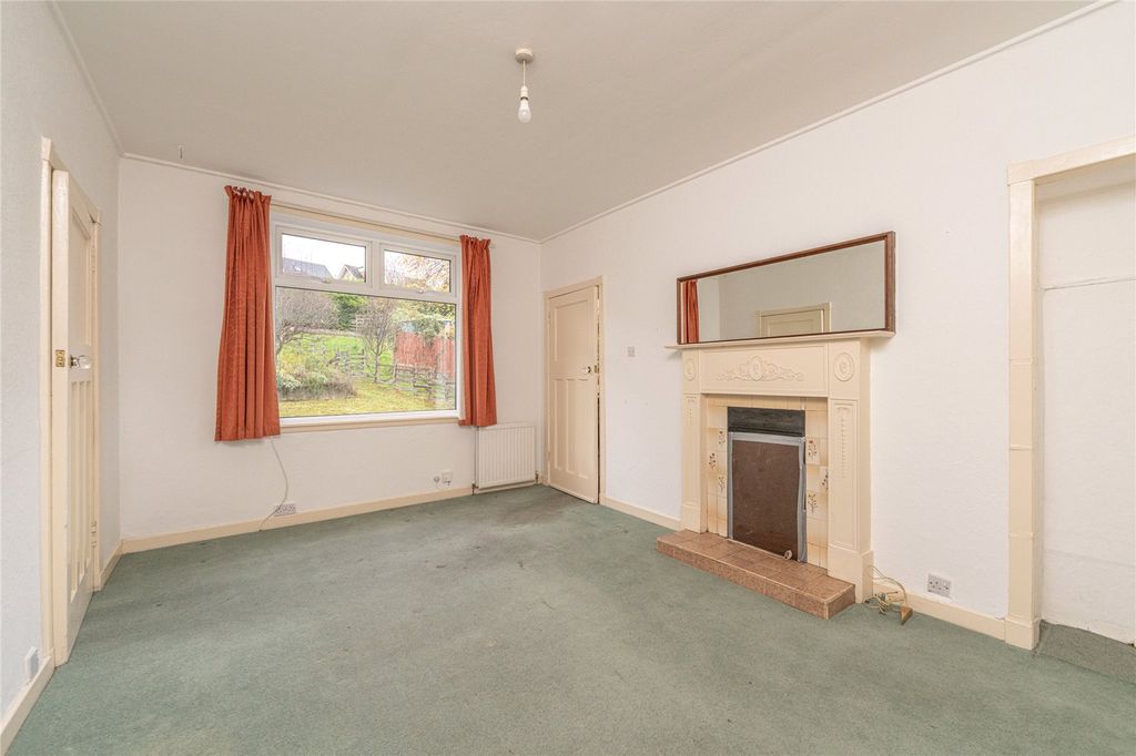 Property photo 2 of 19 Lounge