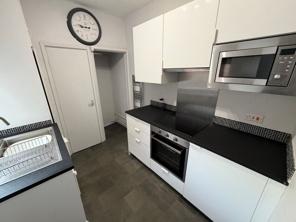 Property photo 1 of 5 Kitchen