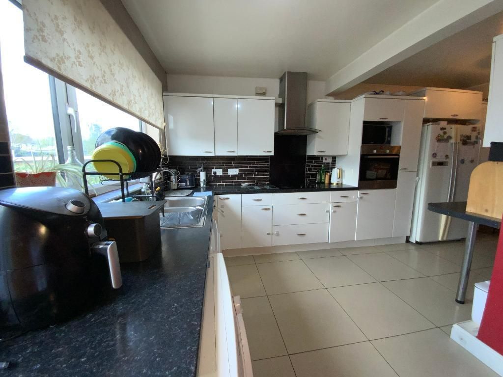 Property photo 2 of 15 Kitchen 16'2 x 11'9