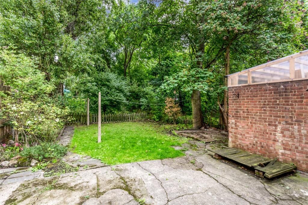 Property photo 3 of 11 9