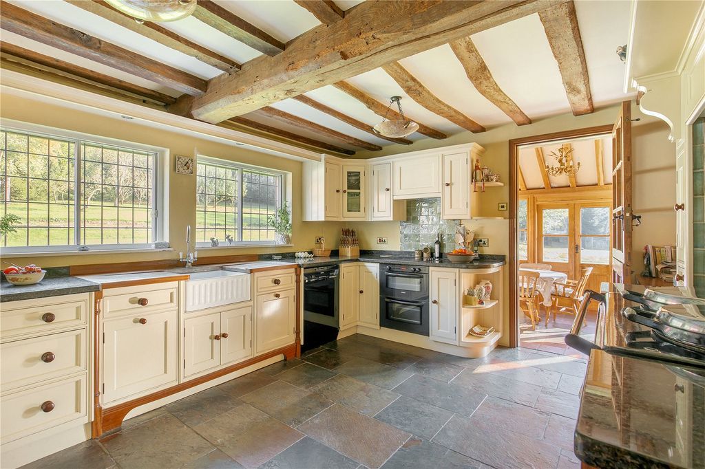 Property photo 3 of 17 Kitchen
