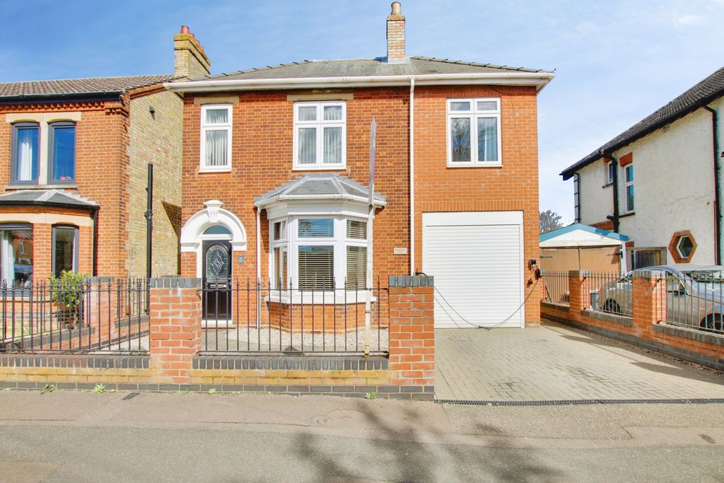 Property photo 1 of 29