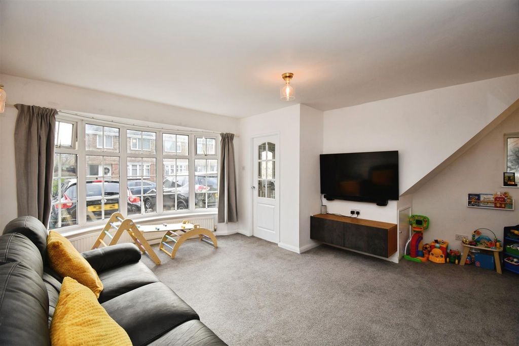 Property photo 2 of 15 3A5F9d9c-C 20 2835 29.Jpg