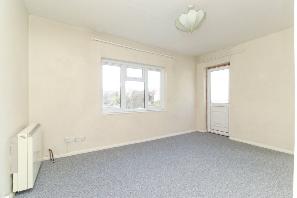 Property photo 2 of 7 Picture 2