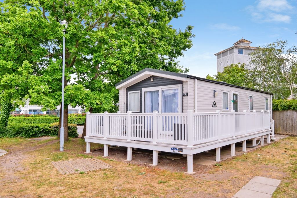 Property photo 1 of 16 Front