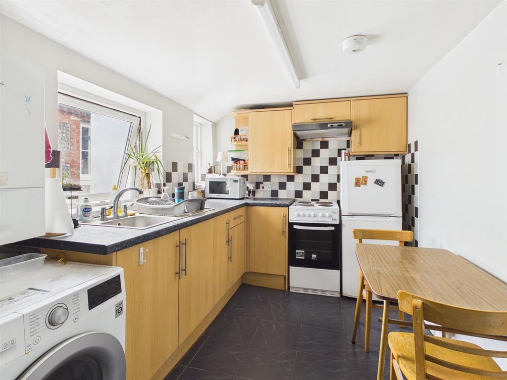 Property photo 3 of 7 Cam04311G0-Pr0130-Still009.Jpg
