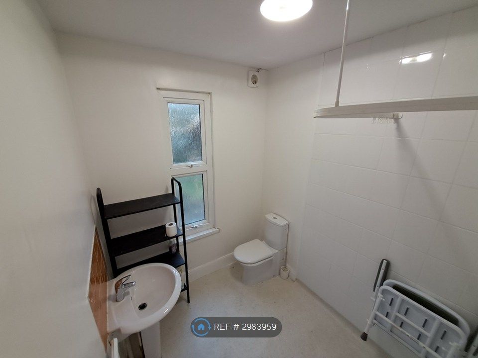 Property photo 2 of 3