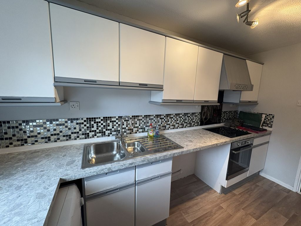 Property photo 3 of 13 14