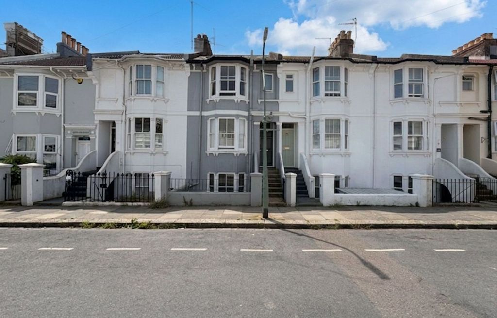 Property photo 1 of 7