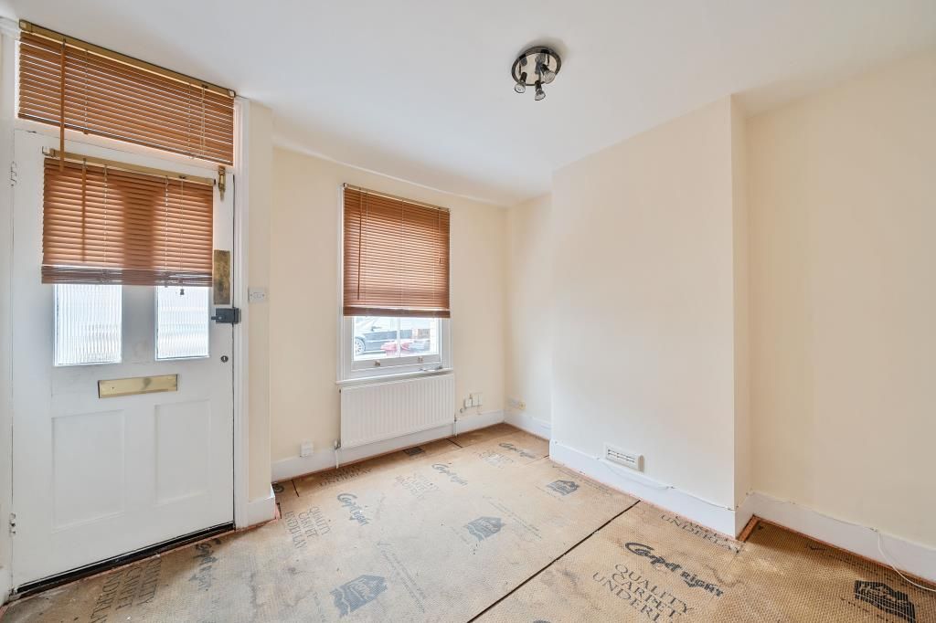 Property photo 2 of 10 Kitchen